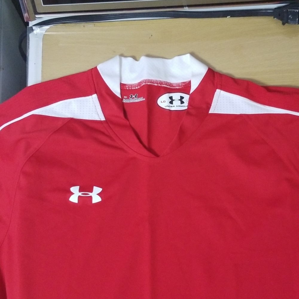Athletic shirt